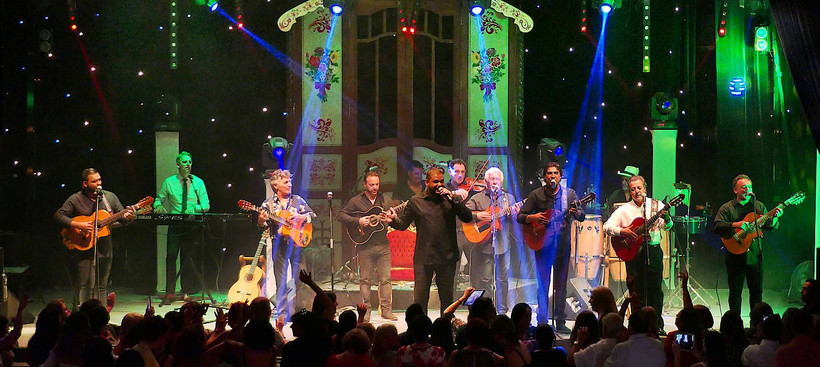 Wiedervereint: Chico Bouchikhi (2. von rechts) und die Brüder Reyes