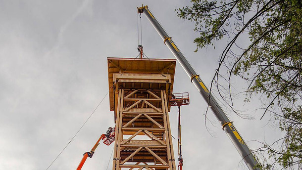 Das Wahrzeichen blickt wieder auf Frankfurt Das Wahrzeichen blickt wieder auf Frankfurt