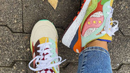 Endlich mal ein Schuhpaar, das man voneinander unterscheiden kann: Der „Food Fight“ ist die Jubiläumsedition des Saucony Shadow 6000. Endlich mal ein Schuhpaar, das man voneinander unterscheiden kann: Der „Food Fight“ ist die Jubiläumsedition des Saucony Shadow 6000.