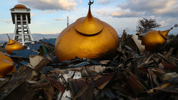 Zerstörte Moschee in Palu