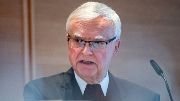 Ein Erzbischof ringt um Worte