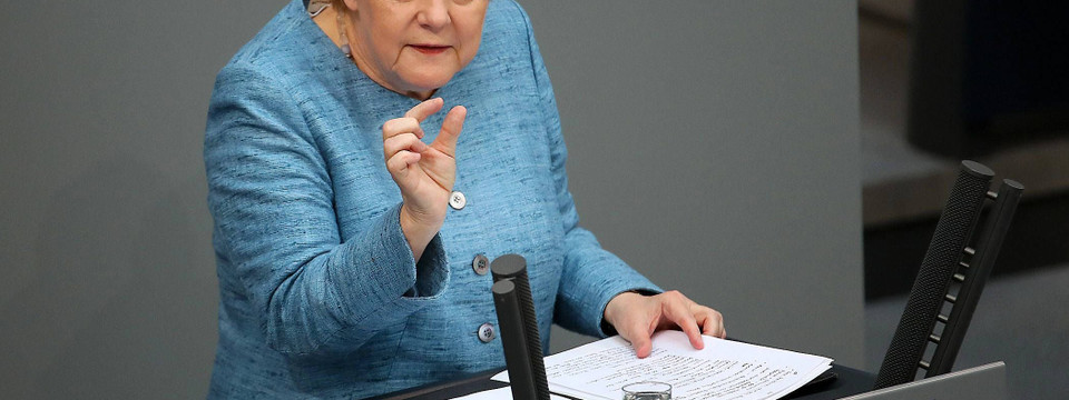 Φανταστείτε πίσω από την Horst Seehofer: την Άνγκελα Μέρκελ (CDU) την Τετάρτη στη γενική συζήτηση στο Bundestag
