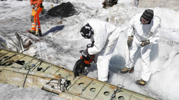 Flugzeugwrack von Schweizer Gletscher geborgen