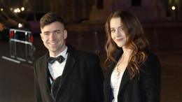 Ein Gemisch aus Verschwörungserzählungen, Rassismus und Aufwiegelei