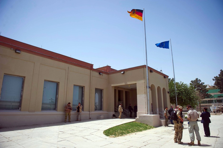 Bild zu: Afghanistan: Taliban greifen deutsches Konsulat an ...