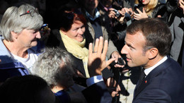 Jeder im Land müsse sich anstrengen: Macron im Gespräch mit Renterinnen