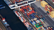 Containerterminal im Duisburger Hafen. Containerterminal im Duisburger Hafen.
