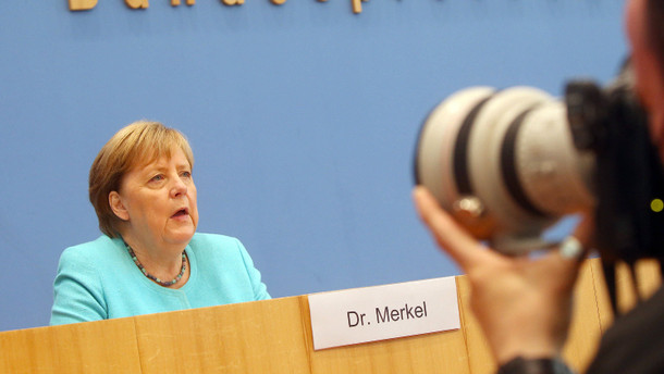 Das doppelte Bekenntnis der Kanzlerin Das doppelte Bekenntnis der Kanzlerin