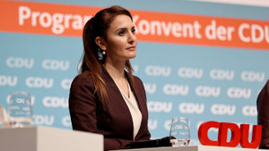 Im festen Griff der Regierung