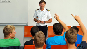 Berliner SPD will Bundeswehr aus Schulen verbannen