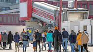 Flüchtlinge aus der Ukraine auf dem ehemaligen Flughafen Tegel in Berlin Flüchtlinge aus der Ukraine auf dem ehemaligen Flughafen Tegel in Berlin