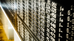 Ein ständiges Auf und Ab: Blick auf die Handelstafel in der Frankfurter Börse