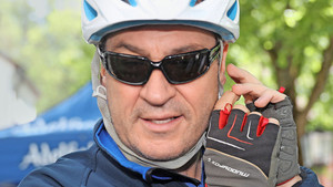 Wenn du zu Söder gehst, vergiss den Fahrradhelm nicht!