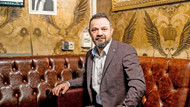 Muzaffer Sahin, 44, in seiner Shisha-Bar Muzaffer Sahin, 44, in seiner Shisha-Bar