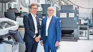 Machen Druck: Wolf Matthias Mang (links) mit Oechsler-Chef Claudius Kozlik am Firmensitz in Ansbach, wo eine der global größten 3-D-Druckerflotten steht Machen Druck: Wolf Matthias Mang (links) mit Oechsler-Chef Claudius Kozlik am Firmensitz in Ansbach, wo eine der global größten 3-D-Druckerflotten steht
