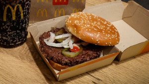 McDonald's nimmt Verkauf von Burger in Amerika wieder auf