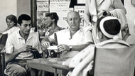 In Saint-Tropez: Christian Dior und sein Freund Jacques Benita, vermutlich im Jahr 1956.