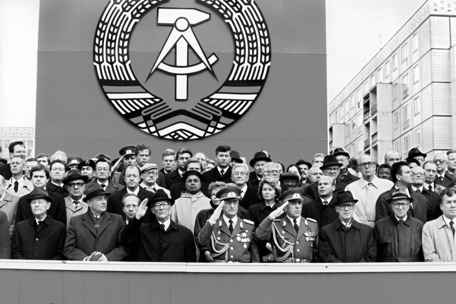 Bild zu Große Sehnsucht nach Vater Staat Folgen des SEDRegimes