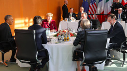 Sechsertreffen im Kanzleramt: Kanzlerin Merkel mit dem amerikanischen Präsidenten Obama, Frankreichs Präsident Hollande, Spaniens Ministerpräsidenten Rajoy, Großbritanniens Premierministerin May und dem italienischen Ministerpräsidenten Renzi (v.l.)