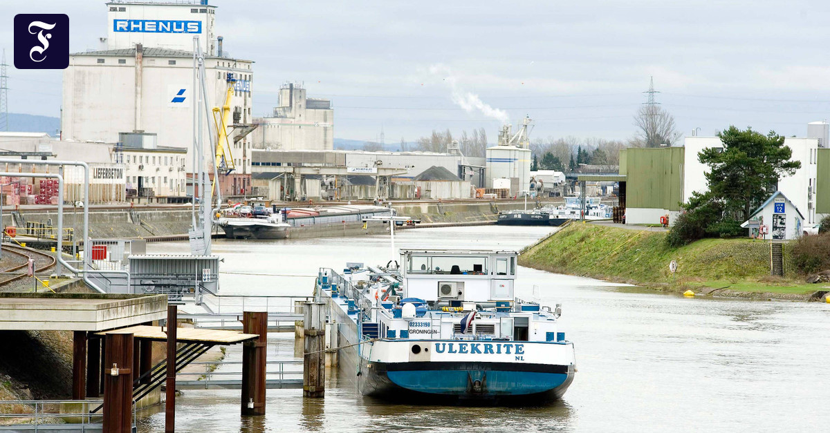 Hanauer Mainhafen Schiffsverkehr überrundet Bahntransport