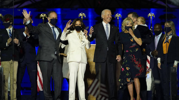 Blockiert, belächelt, bald ohne Mehrheit? Biden ein Jahr nach der Wahl Blockiert, belächelt, bald ohne Mehrheit? Biden ein Jahr nach der Wahl