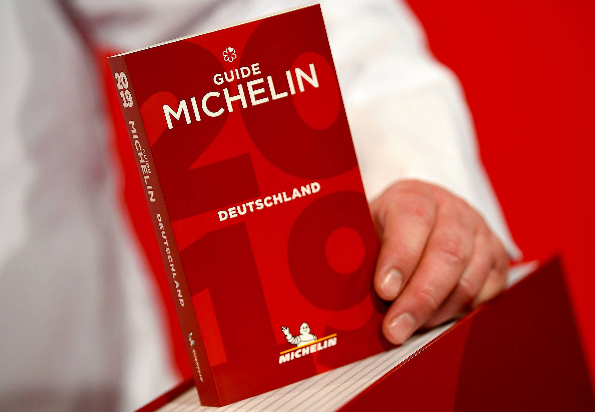 Guide Michelin / Michelin Guide Paris Ses Environs 2018 In French