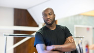 Abloh, Gründer und Chef der Modemarke Off-White sowie für die Herrenkollektion von Louis Vuitton zuständig, 2017 bei einer Pressekonferenz in Florenz. Abloh, Gründer und Chef der Modemarke Off-White sowie für die Herrenkollektion von Louis Vuitton zuständig, 2017 bei einer Pressekonferenz in Florenz.