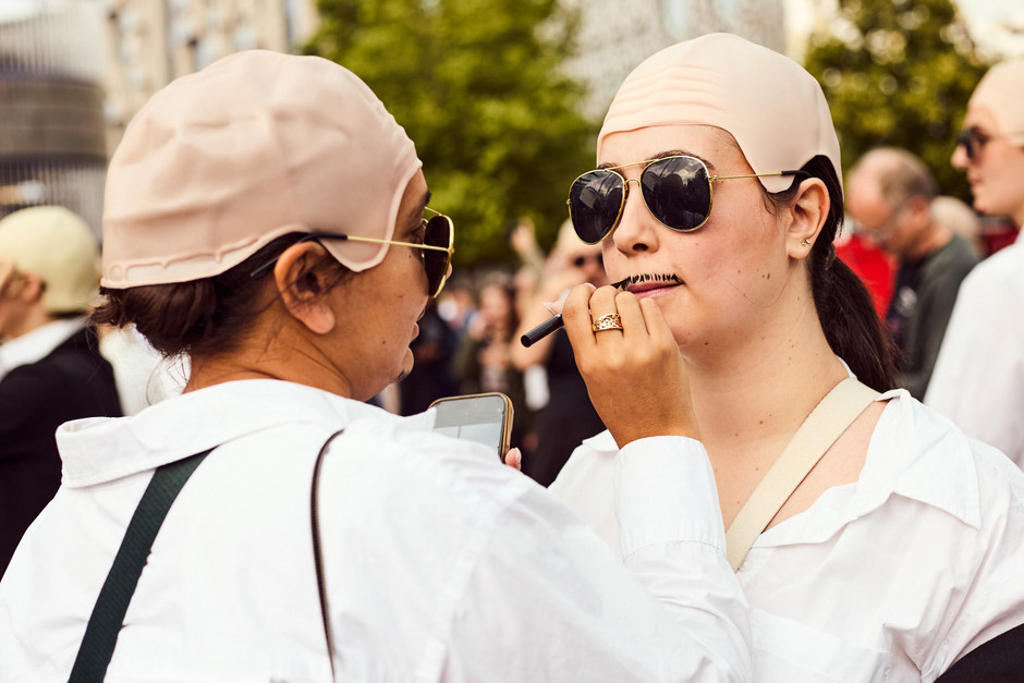 Phänomen Pitbull-Konzert: Feiern in Glatzenkappe