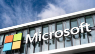 Das Logo von Microsoft an einer Hausfassade. Das Logo von Microsoft an einer Hausfassade.