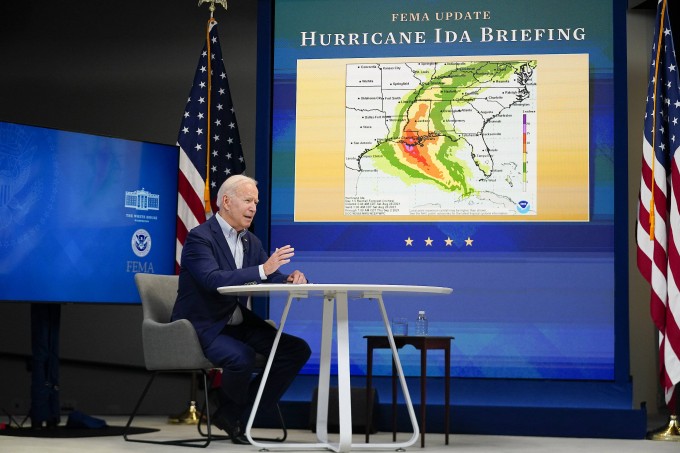Presiden Joe Biden berbicara di Washington tentang Badai Ida. Presiden Joe Biden berbicara di Washington tentang Badai Ida.