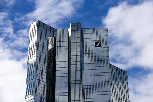Bild Zu Panne Bei Geldtransfer Prufung Der Deutschen Bank Bild