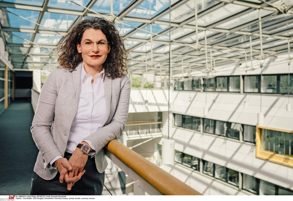 Bild zu: Douglas-Chefin Tina Müller: „Die reinen Online-Player lassen ...