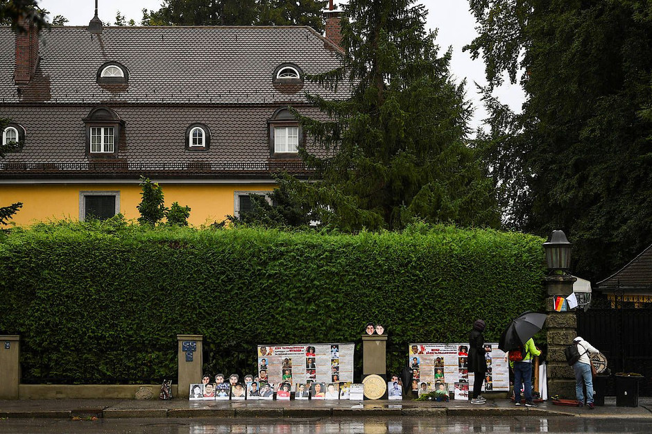 Bilderstrecke zu Thailands König Das Leben von Rama X. in