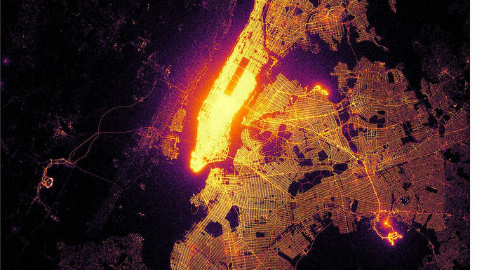 And here are the endpoints in orange.  The street networks of the outer districts such as Brooklyn and Queens appear more evenly "lit up" than in the distribution of the starting points.  Apparently, these areas are much more often the destination than the starting point of a taxi ride. 