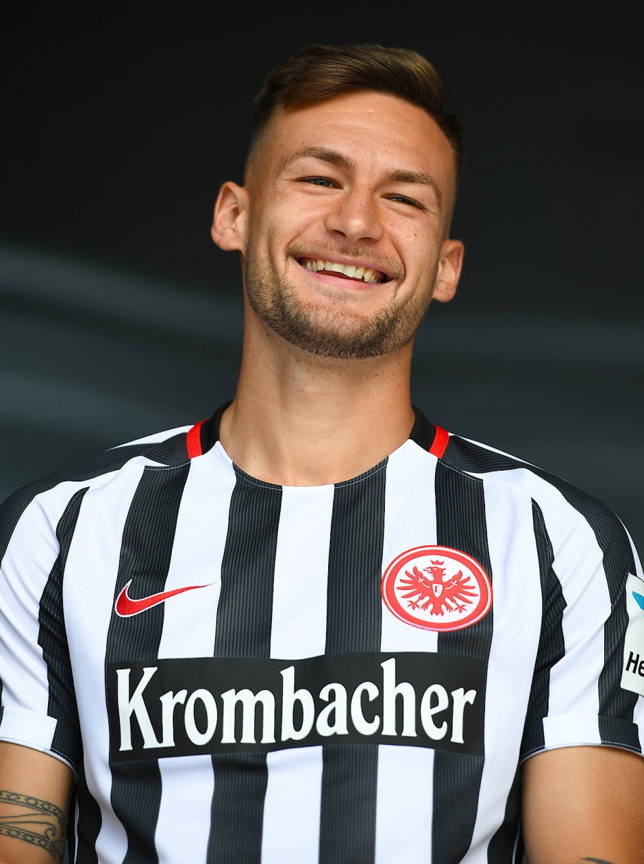 Bild zu Danny Blum nimmt sich ein Tor für Eintracht Frankfurt vor