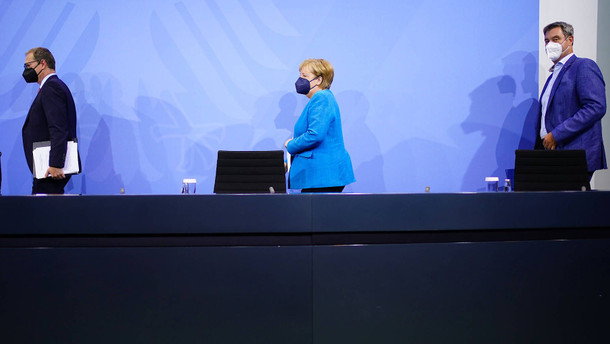 Zutritt nur für Genesene, Geimpfte und Getestete Zutritt nur für Genesene, Geimpfte und Getestete