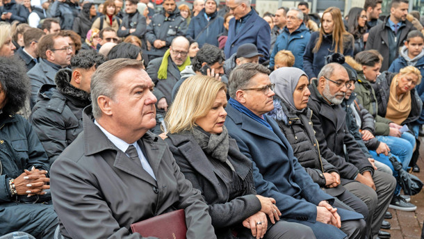 Drei Jahre nach dem Attentat Drei Jahre nach dem Attentat