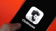 Mit der App Clubhouse können sich viele Menschen gleichzeitig im Internet unterhalten.