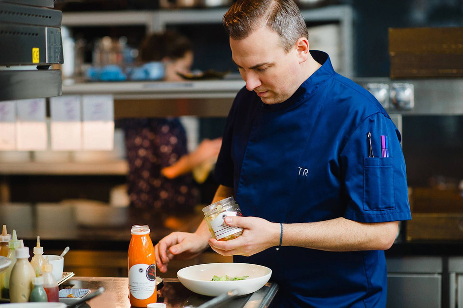 Bilderstrecke zu FusionKüche von Tim Raue für Zuhause Bild 2 von 3