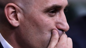 Spanierinnen sprechen über Tränen-Geflehe von Rubiales