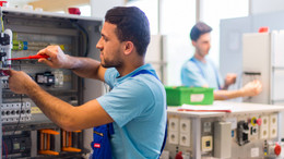 In das neue Ausbildungsjahr sind mehr Flüchtlinge gestartet als in den Vorjahren.