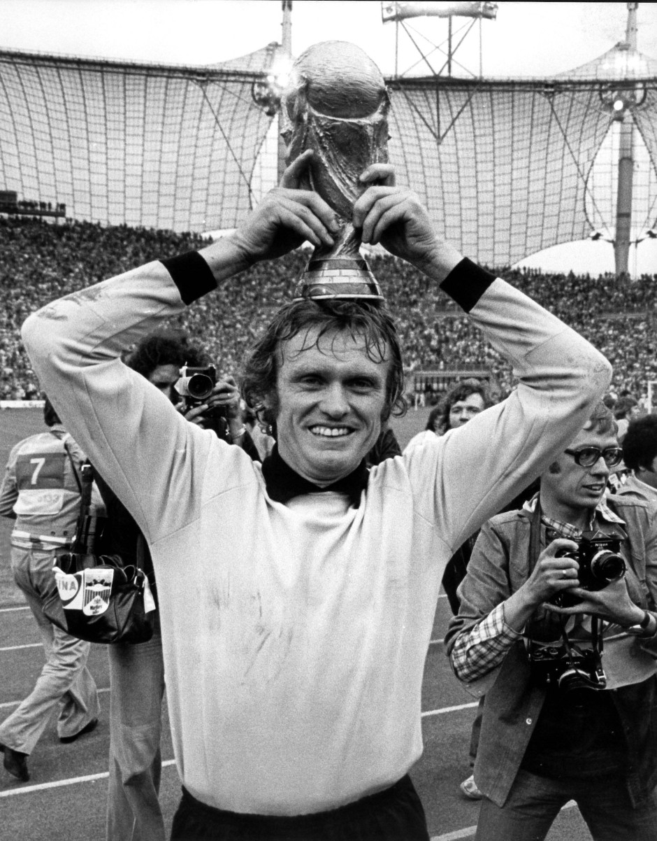 Bilderstrecke zu Rekordtorhüter und Weltmeister Sepp Maier wird 75 Jahre alt Bild 1 von 5 FAZ Bilderstrecke zu Rekordtorhüter und Weltmeister Sepp Maier wird 75 Jahre alt Bild 1 von 5 FAZ