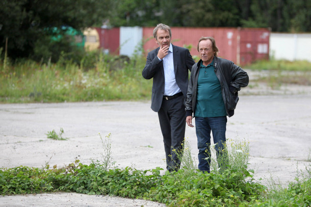 Bild zu „Ein Fall für zwei“ Matula geht mit AutoStunts zum Abschluss