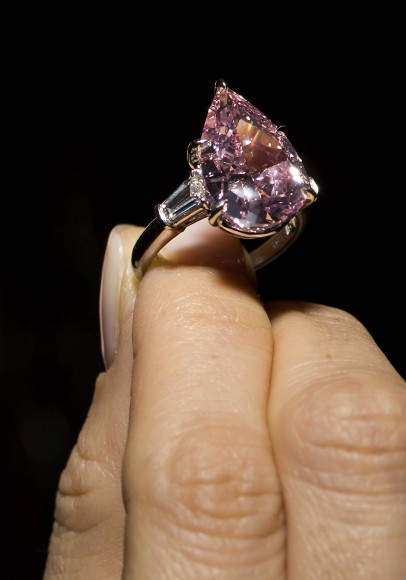 Pinker Diamant Fur Mehr Als 16 Millionen Euro Versteigert