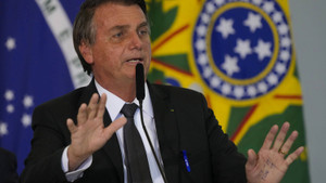 Brasiliens Präsident Bolsonaro in Klinik eingeliefert