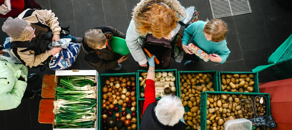 Lebensmittel Fur Bedurftige Deutschlands Grosse Tafelrunde