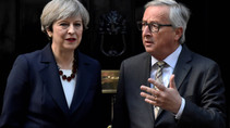 Besorgter Blick nach London: EU-Kommissionspräsident Juncker mit der britischen Premierministerin May
