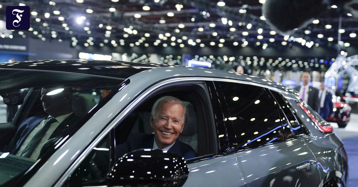 joe-biden-in-einem-cadillac.jpg
