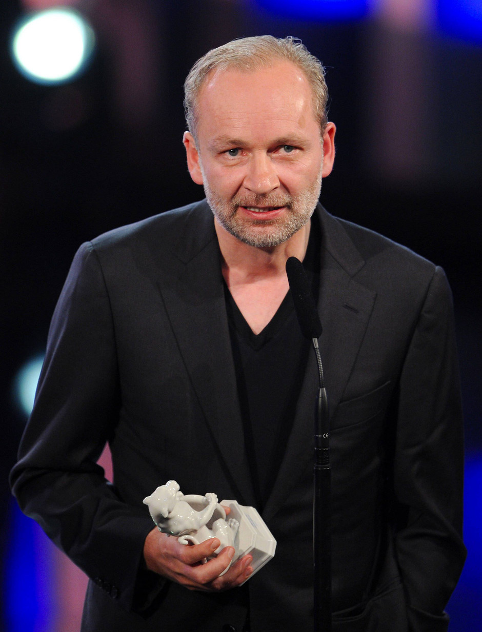 Bilderstrecke zu Ferdinand von Schirach; Terror; Baum; Hirsch Bild 3