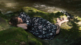 Steine tanzen sehr langsam